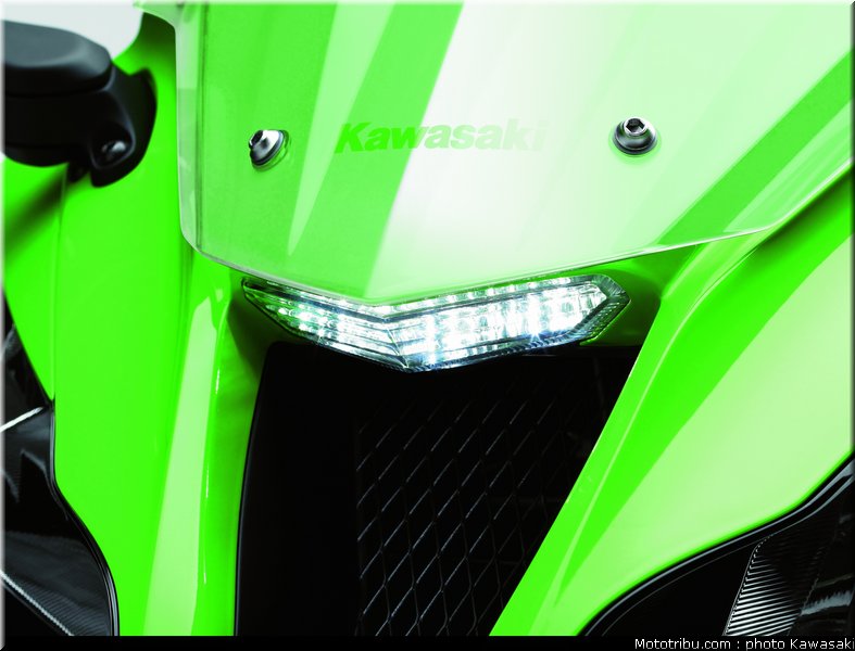 kawasaki_zx10r_2011_0040