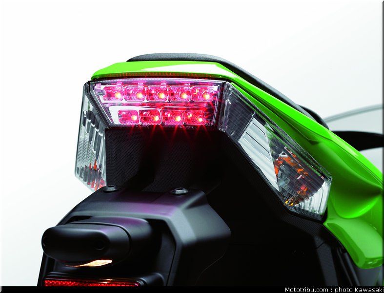 kawasaki_zx10r_2011_0042