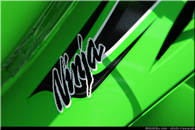 kawasaki_zx10r_2011_0044