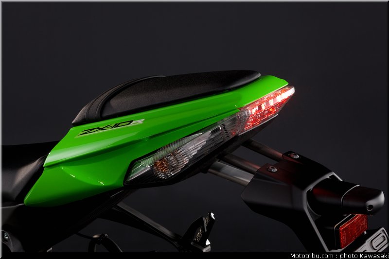 kawasaki_zx10r_2011_0045