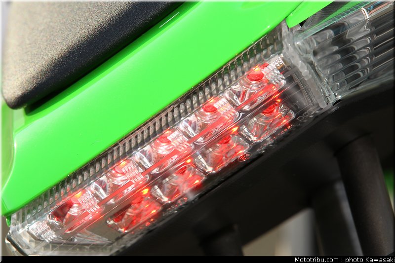 kawasaki_zx10r_2011_0049