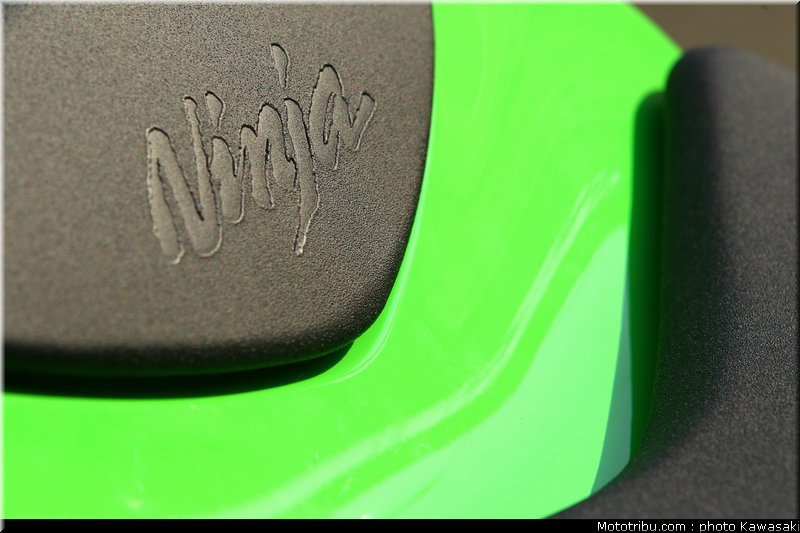kawasaki_zx10r_2011_0052