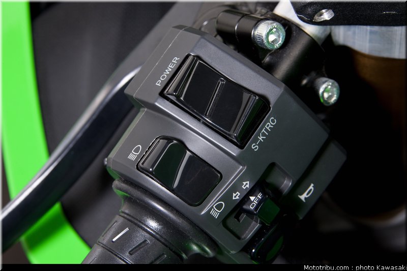 kawasaki_zx10r_2011_0066
