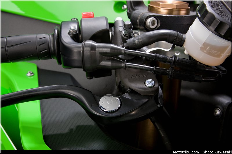 kawasaki_zx10r_2011_0074