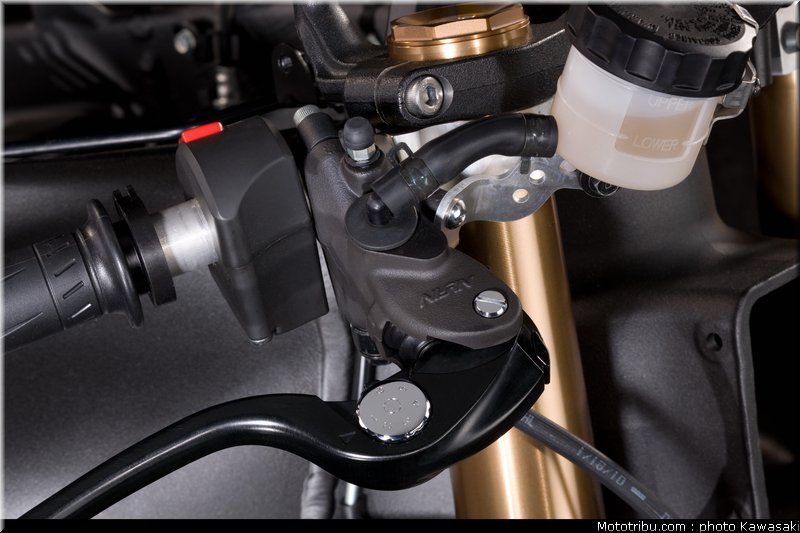 kawasaki_zx10r_2011_0075