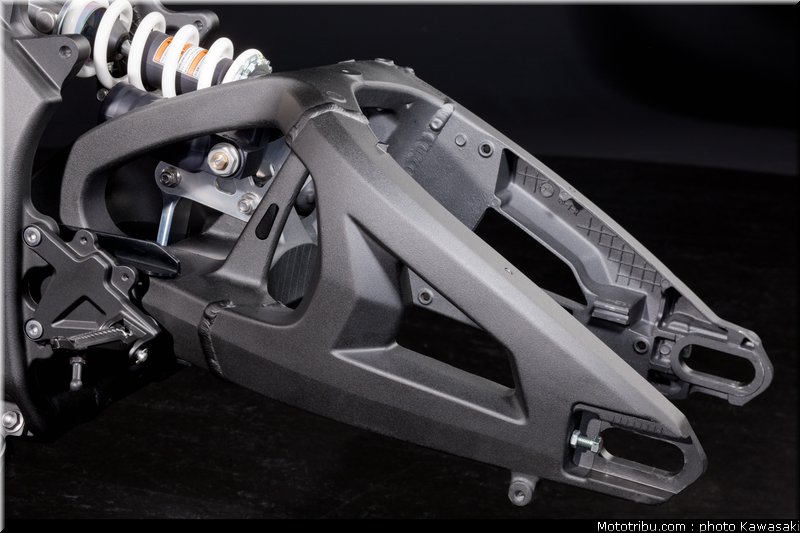 kawasaki_zx10r_2011_0079