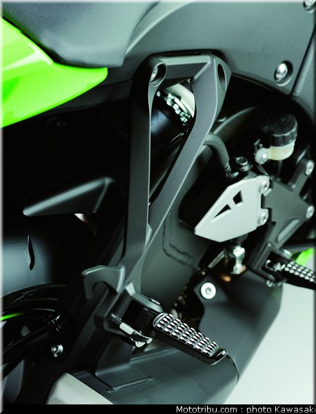 kawasaki_zx10r_2011_0084