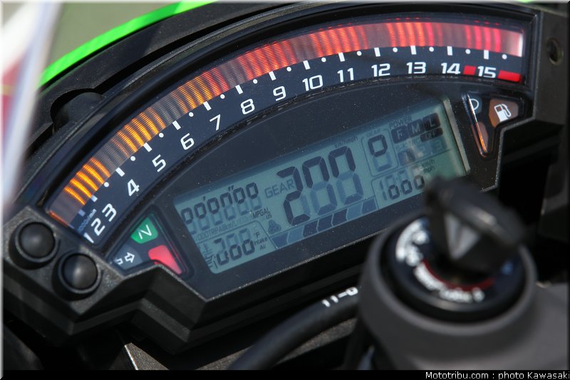 kawasaki_zx10r_2011_0087