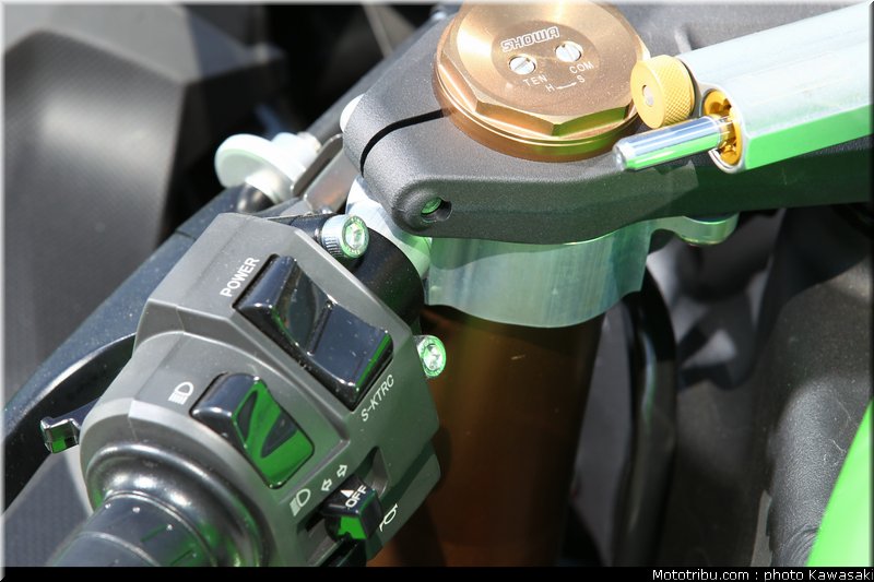 kawasaki_zx10r_2011_0089