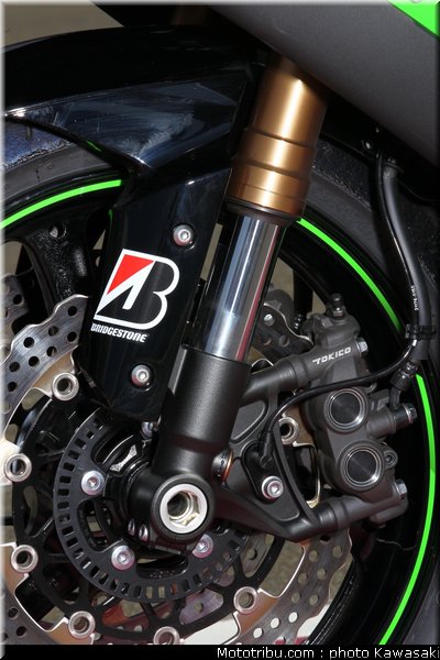kawasaki_zx10r_2011_0092