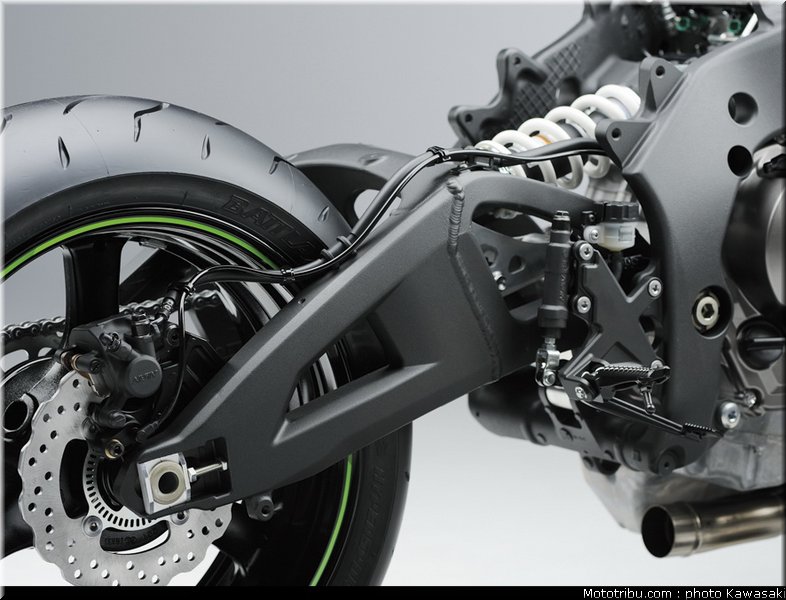 kawasaki_zx10r_2011_0101