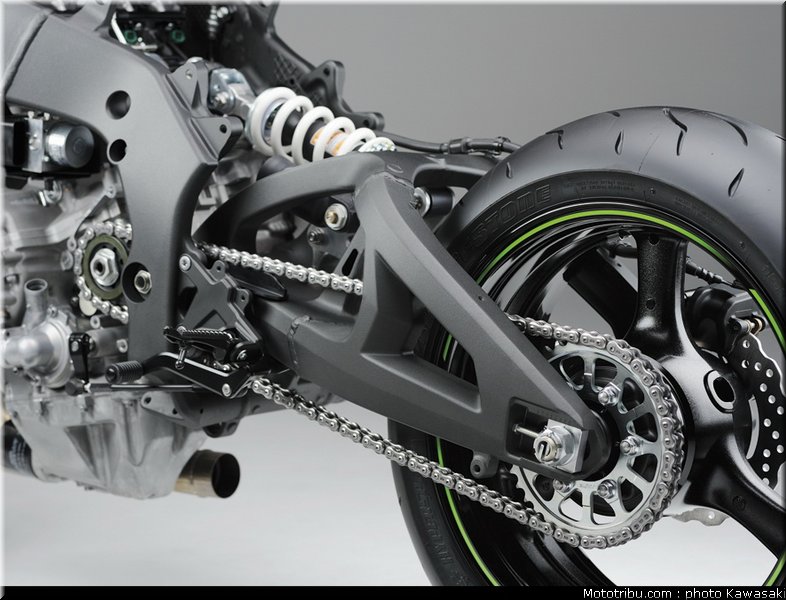kawasaki_zx10r_2011_0102