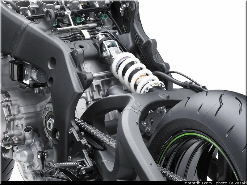 kawasaki_zx10r_2011_0103