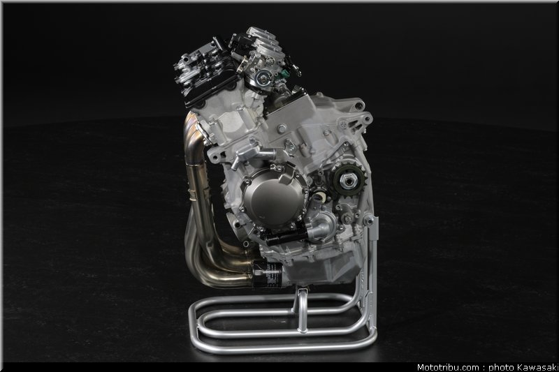 kawasaki_zx10r_2011_0118