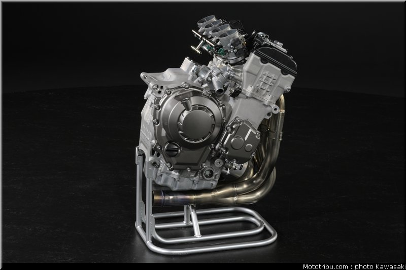 kawasaki_zx10r_2011_0125