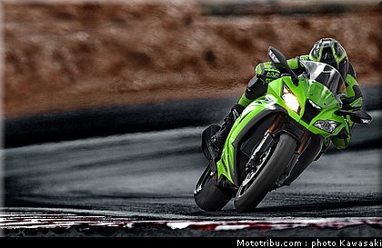 kawasaki_zx10r_2011_0001.jpg