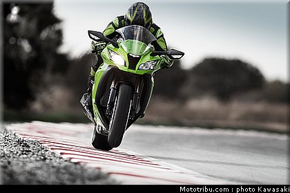 kawasaki_zx10r_2011_0005.jpg