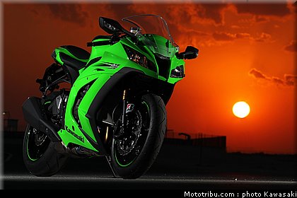 kawasaki_zx10r_2011_0006.jpg