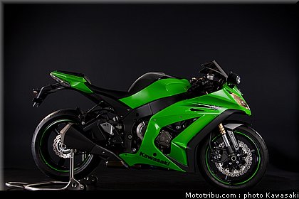 kawasaki_zx10r_2011_0012.jpg