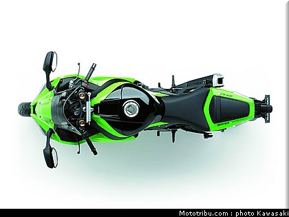 kawasaki_zx10r_2011_0025.jpg