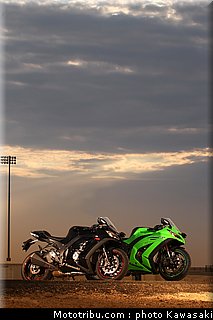 kawasaki_zx10r_2011_0028.jpg