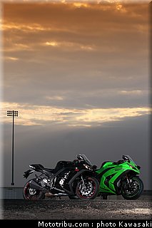kawasaki_zx10r_2011_0029.jpg