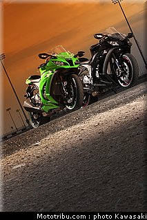 kawasaki_zx10r_2011_0034.jpg