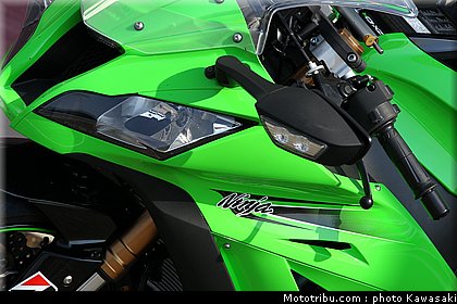 kawasaki_zx10r_2011_0043.jpg