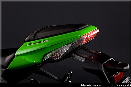kawasaki_zx10r_2011_0045.jpg
