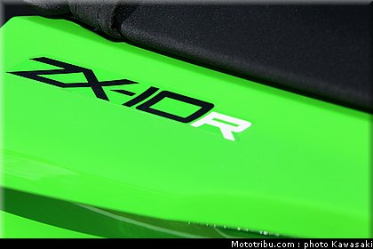 kawasaki_zx10r_2011_0046.jpg