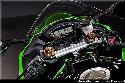 kawasaki_zx10r_2011_0056.jpg