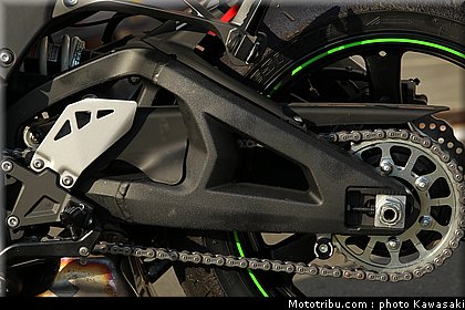 kawasaki_zx10r_2011_0063.jpg