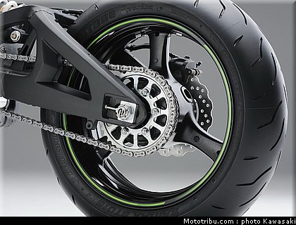 kawasaki_zx10r_2011_0078.jpg