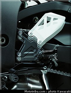 kawasaki_zx10r_2011_0085.jpg
