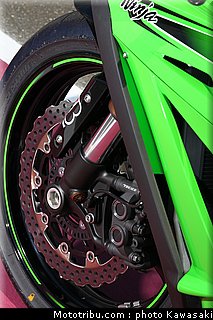 kawasaki_zx10r_2011_0093.jpg