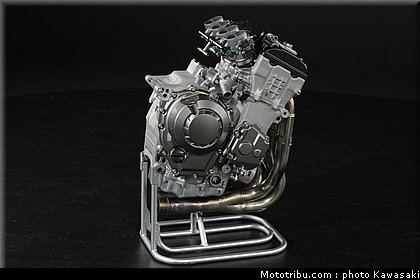 kawasaki_zx10r_2011_0125.jpg