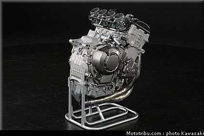kawasaki_zx10r_2011_0126.jpg