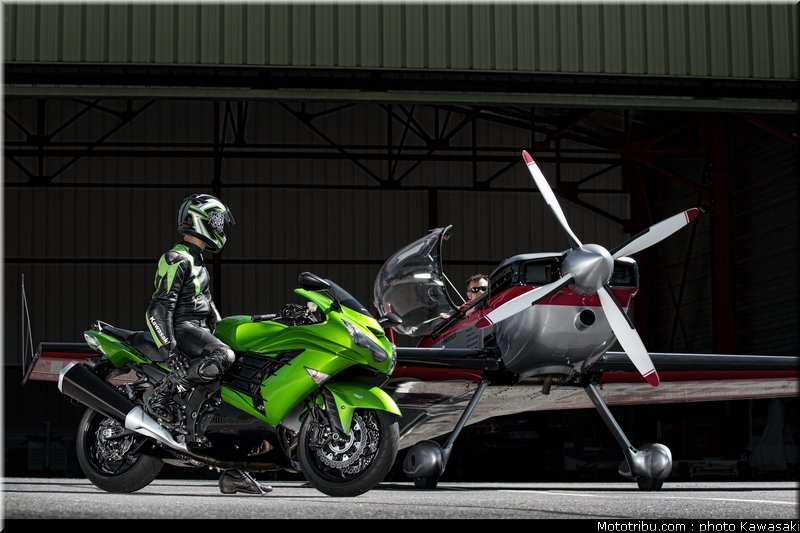 kawasaki_1400_zzr_2012_002