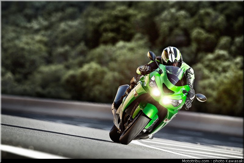 kawasaki_1400_zzr_2012_006