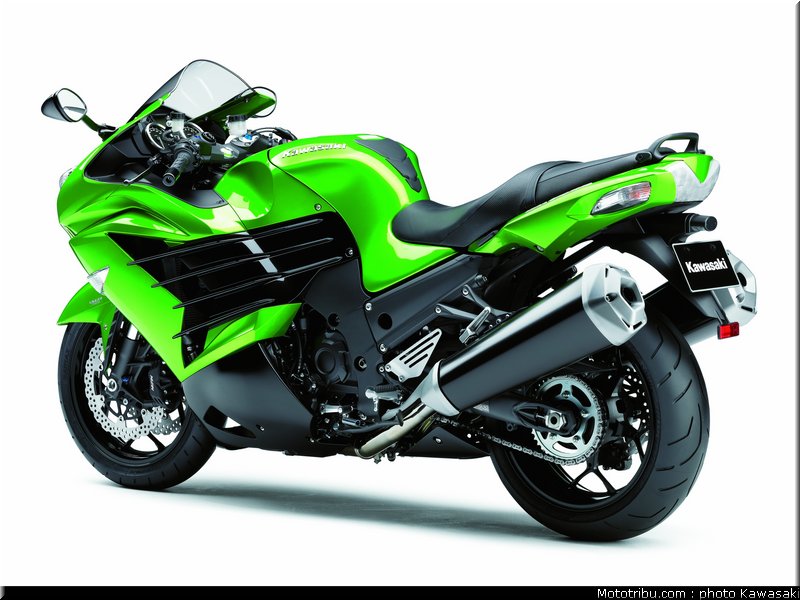 kawasaki_1400_zzr_2012_011