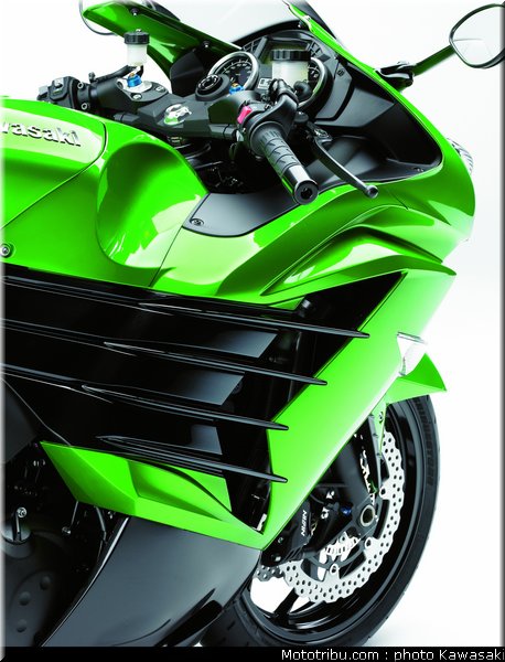 kawasaki_1400_zzr_2012_023