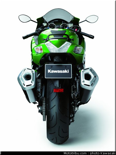 kawasaki_1400_zzr_2012_024