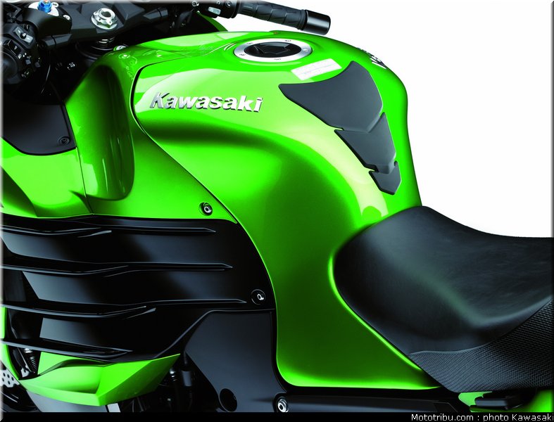 kawasaki_1400_zzr_2012_028