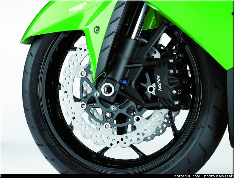 kawasaki_1400_zzr_2012_036