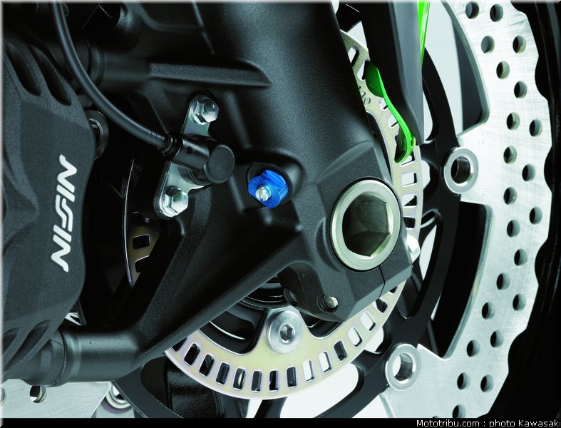 kawasaki_1400_zzr_2012_037