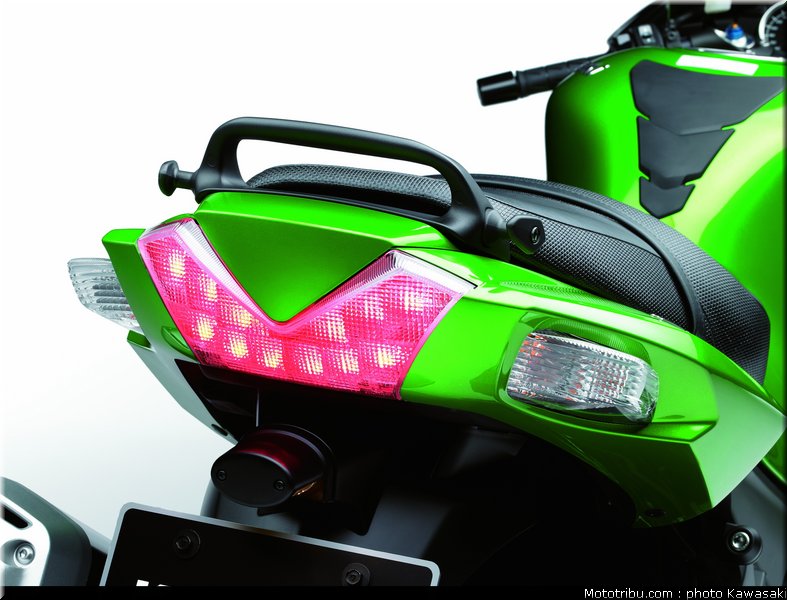 kawasaki_1400_zzr_2012_043