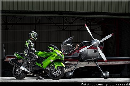 kawasaki_1400_zzr_2012_002.jpg