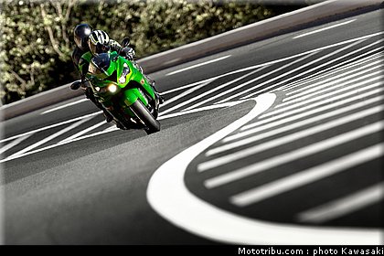 kawasaki_1400_zzr_2012_007.jpg