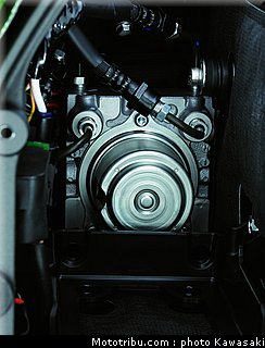 kawasaki_1400_zzr_2012_051.jpg