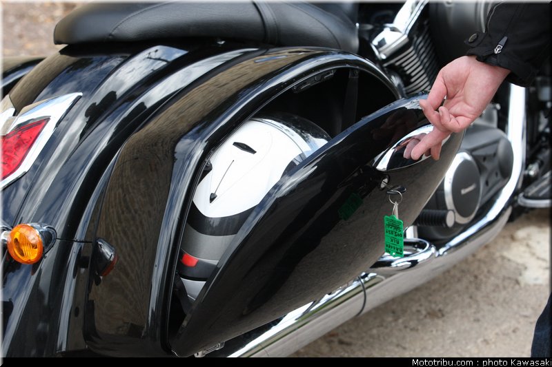 kawasaki_2012_1700_voyager_custom_07